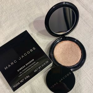 Marc Jacobs Large Omega Eye Shadow in Prim-O